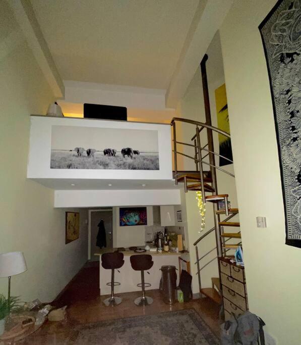 Art Deco Mutual Heights Loft Apartment *