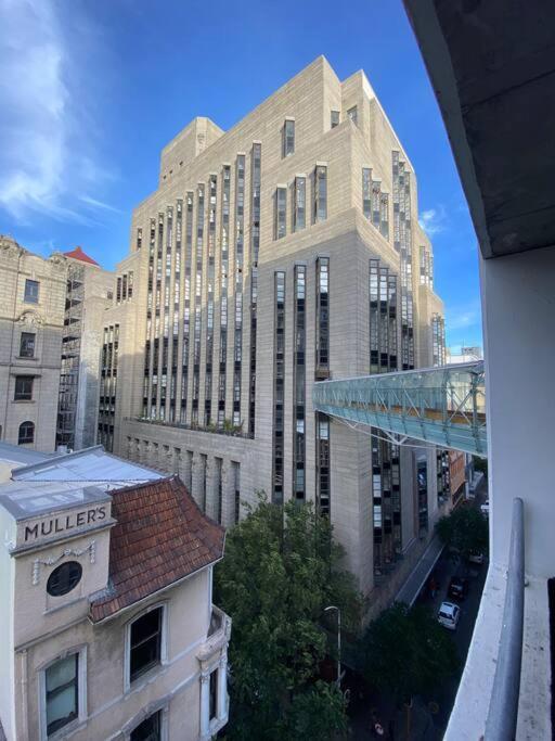 Art Deco Mutual Heights Loft Apartment Cape Town
