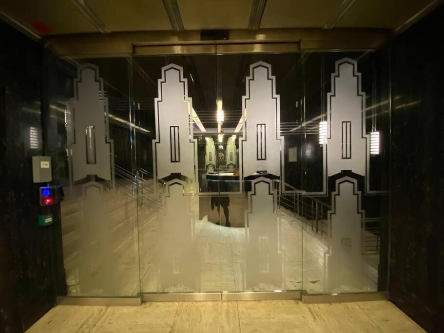 Art Deco Mutual Heights Loft Apartment *